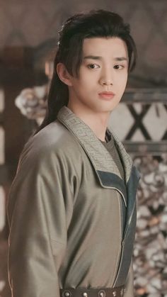 Yi Daqian พระเอกลุคเย็นชาที่ทำสาวๆ ใจสั่นในซีรี่ย์จีนแนวตั้ง